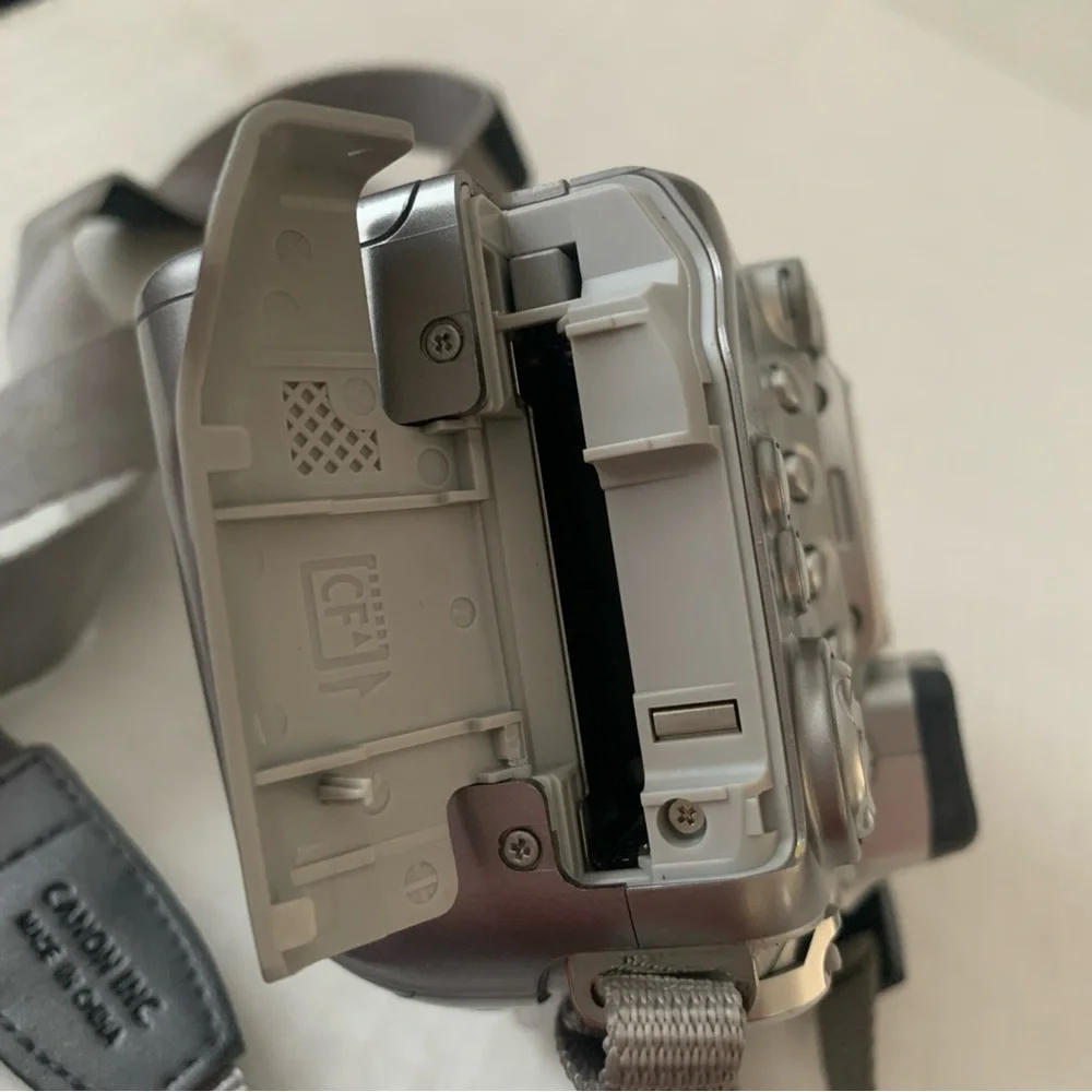 Canon PowerShot S1 IS Silver 3.2MP Digital Camera With CF Card slot UNTESTED